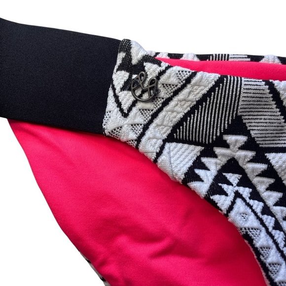 NEW Maaji Geometric Reversible Bikini Bottom - Picture 3 of 11